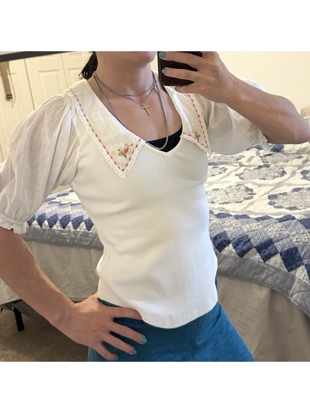 Anthropologie Women’s S White Knit Puff Sleeve Embroidered Collar V-Neck Blouse